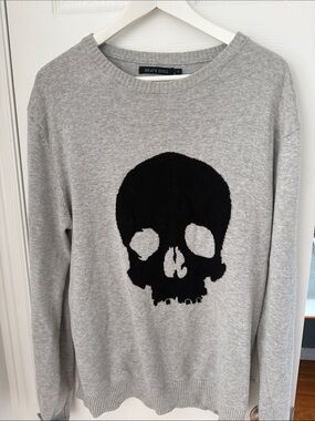Brave Soul Light Gray Crewneck Sweater with Black Skull